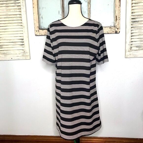 NWOT Casual GAP T-shirt Dress - Picture 6 of 6